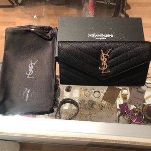 NWOT Fashion wallet! Never used, leather, black with gold hardware coveted 🔥